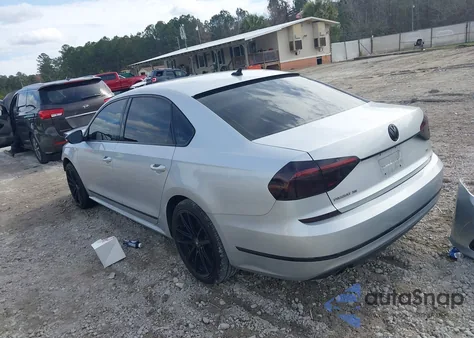 2017 Volkswagen Passat 1.8T Se z USA, uszkodzony, nr VIN 1VWBT7A3XHC001777